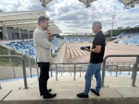 Sommertour 2024: Oberbürgermeister Uwe Conradt im Gespräch mit Trainer/Manager des 1. FC Saarbrücken Rüdiger Ziehl